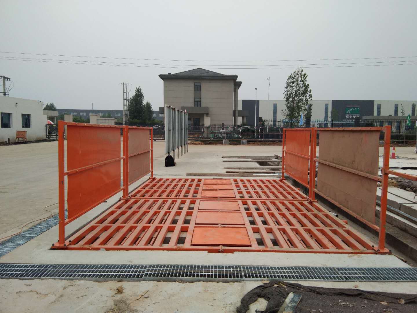 工程车辆蜜桃网站入口可看的价钱-关键看它的质量
